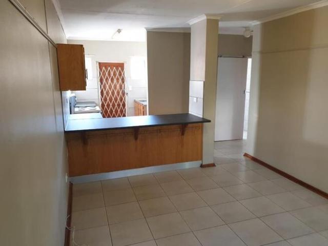 2 Bedroom Townhouse to Rent in Langenhovenpark