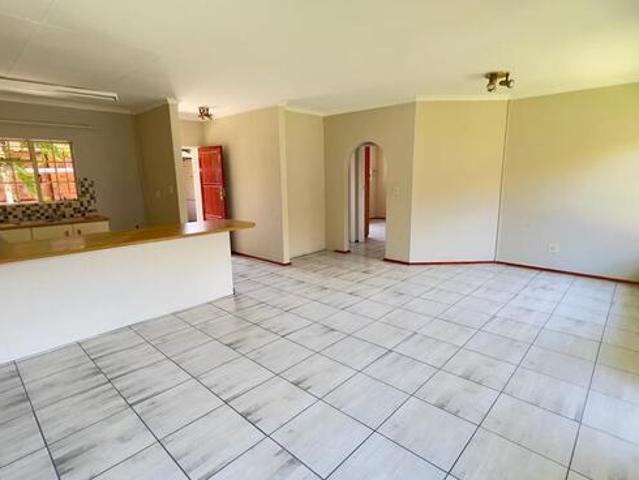2 Bedroom Townhouse to Rent in Langenhovenpark