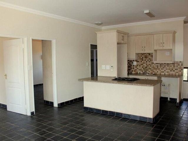 2 Bedroom Townhouse to Rent in Langenhovenpark