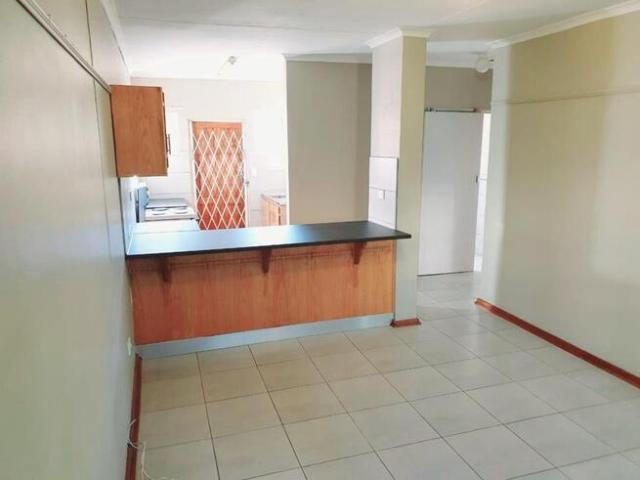 2 Bedroom Townhouse to Rent in Langenhovenpark