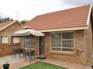 2 Bedroom Townhouse to Rent in Langenhovenpark