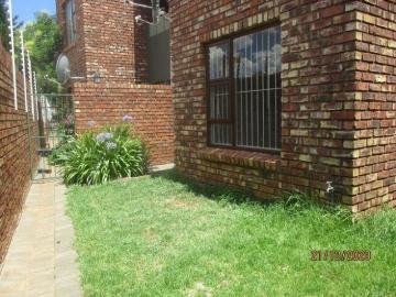 2 Bedroom Townhouse to Rent in Langenhovenpark