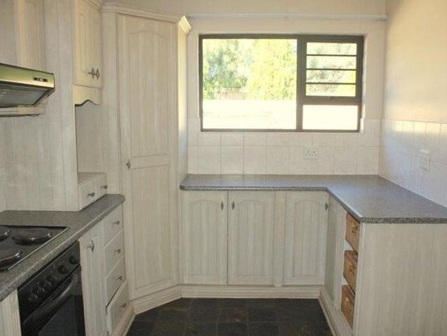 2 Bedroom Townhouse to Rent in Langenhovenpark