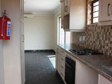 2 Bedroom Townhouse to Rent in Langenhovenpark