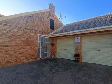 2 Bedroom Townhouse to Rent in Langenhovenpark