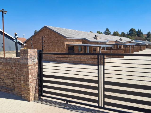 2 Bedroom Townhouse To Rent in Lydenburg