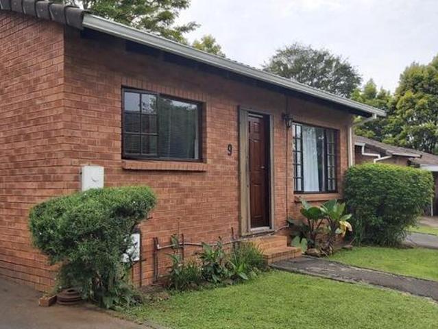 2 Bedroom Townhouse to Rent in Montrose