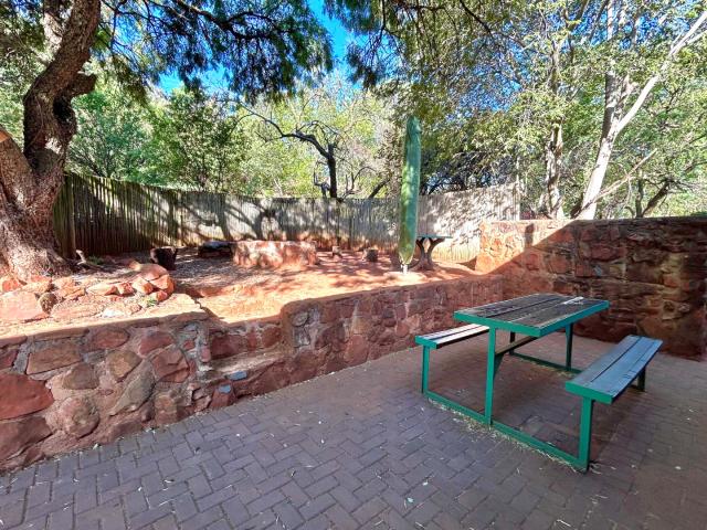 2 Bedroom Townhouse To Rent in Mooikloof Equestrian Estate