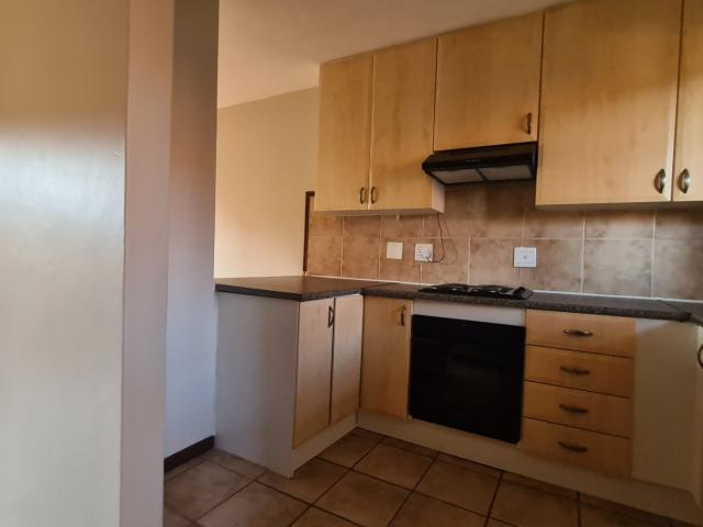 2 Bedroom Townhouse To Rent in Mooikloof Ridge