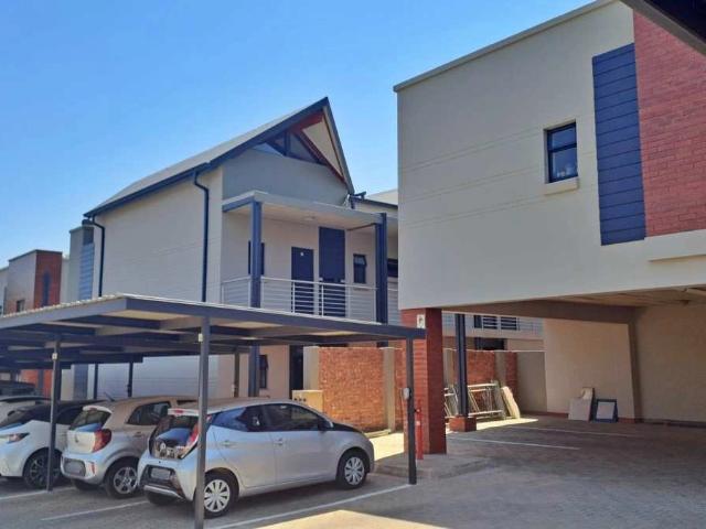 2 Bedroom Townhouse to Rent in Menlo Park