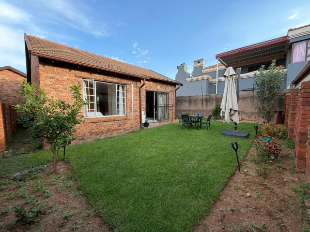 2 Bedroom Townhouse to Rent in Noordwyk
