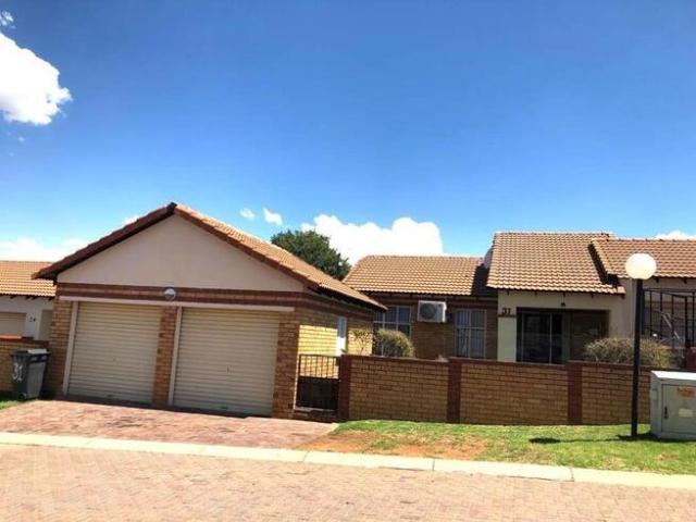 2 Bedroom Townhouse to Rent in Noordwyk