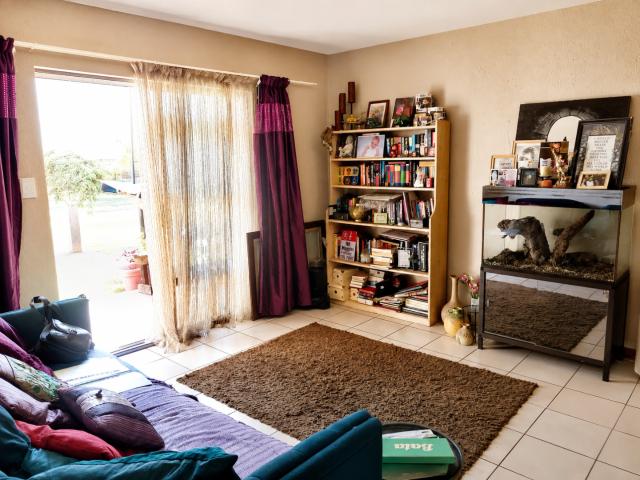 2 Bedroom Townhouse To Rent in Norton Park