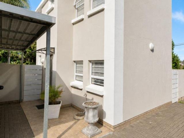 2 Bedroom Townhouse to Rent in Nahoon