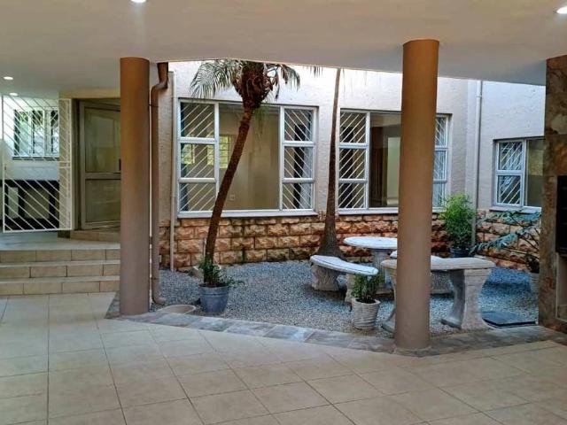 2 Bedroom Townhouse to Rent in Newlands