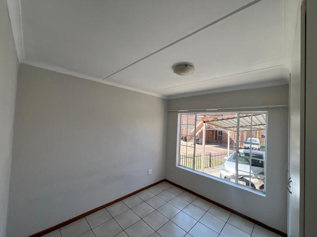 2 Bedroom Townhouse To Rent in South Crest