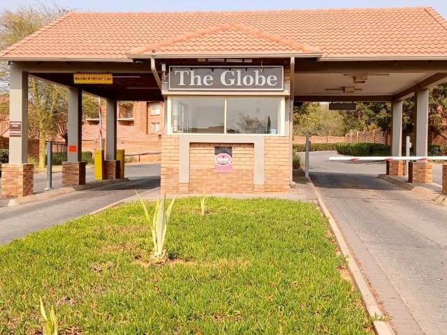 2 Bedroom Townhouse to Rent in Silver Lakes