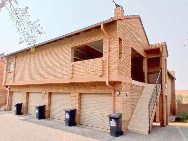 2 Bedroom Townhouse to Rent in Silver Lakes