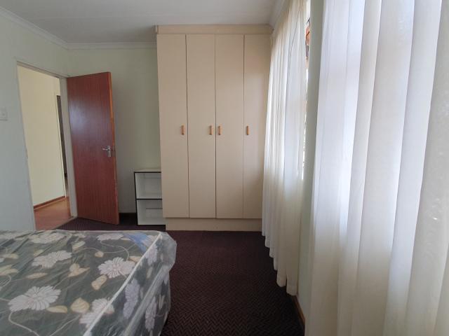 2 Bedroom Townhouse To Rent in Queenstown Central