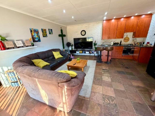 2 Bedroom Townhouse To Rent in Raslouw