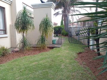 2 Bedroom Townhouse To Rent in Reyno Ridge