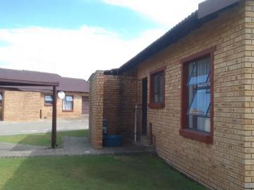 2 Bedroom Townhouse to Rent in Riversdale