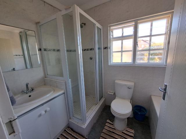 2 Bedroom Townhouse To Rent in West Beach