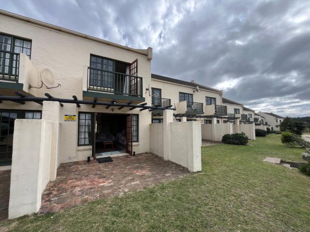2 Bedroom Townhouse To Rent in West Beach