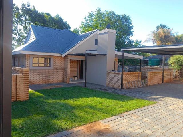 2 Bedroom Townhouse to Rent in Wilkoppies