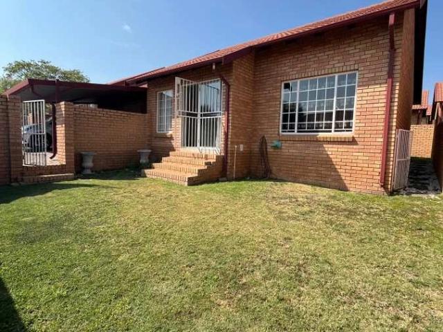 2 Bedroom Townhouse to Rent in The Reeds