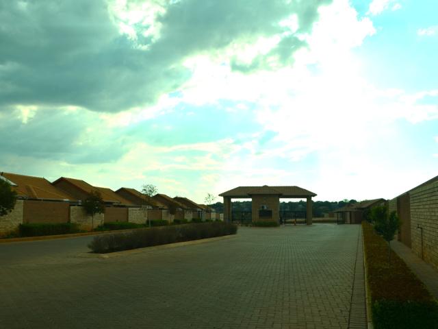 2 Bedroom Townhouse To Rent in The Wilds