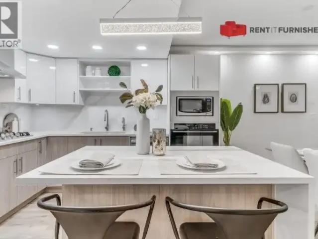 2 Bedroom Townhouse Vancouver BC 103542345