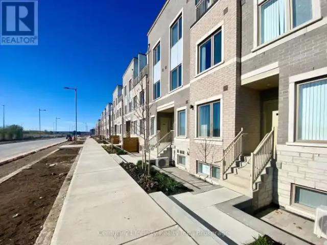 2 Bedroom Townhouse Vaughan ON 103355439