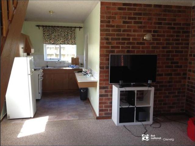 2 Bedroom Townhouse Walk to Wesfield Marion