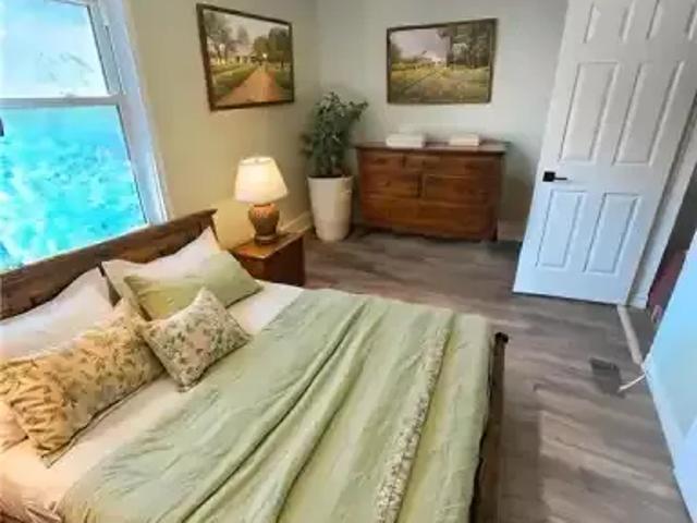 2 Bedroom Townhouse Waterloo ON 104888915