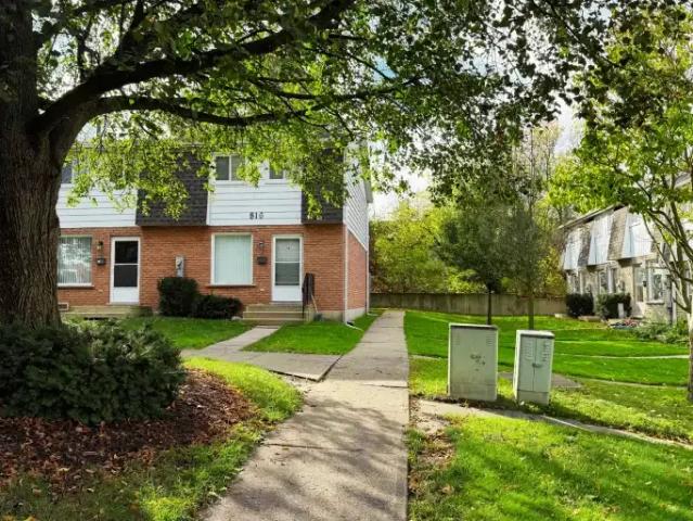 2 Bedroom Townhouse Woodstock ON LS104863291