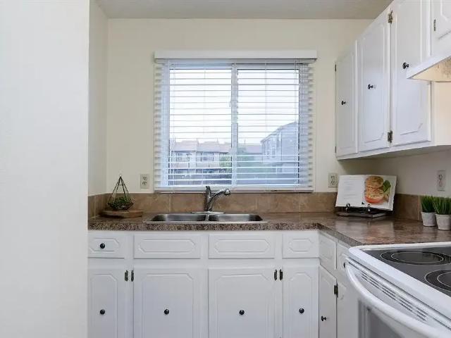 2 bedroom townhouse — 2 Bedrooms Townhouse