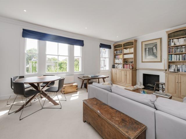 2 bedroom to rent in kensington