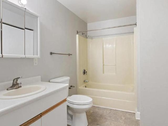 2 bedroom, Toledo OH 43604 104384079