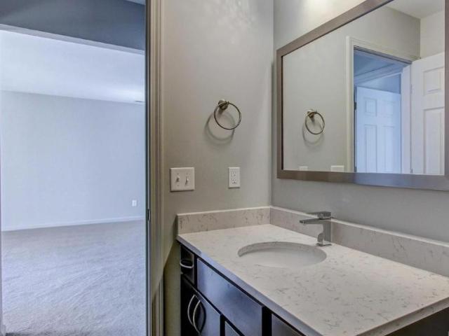 2 bedroom, Toledo OH 43606 103290159