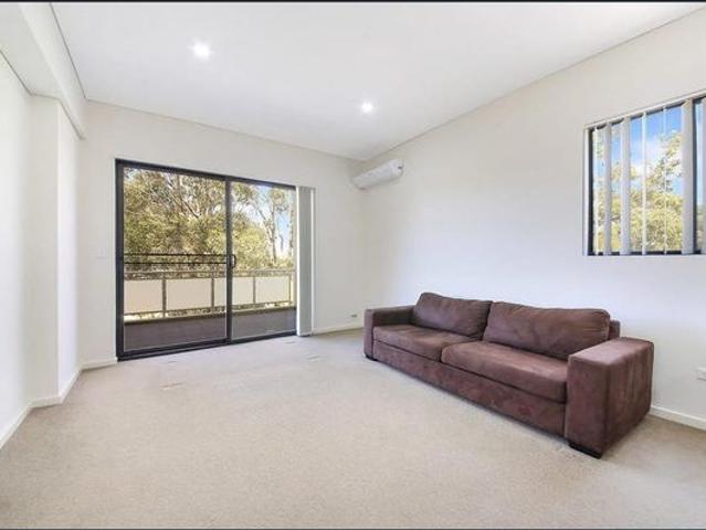 2 Bedroom top floor unit Close to All Amenities!