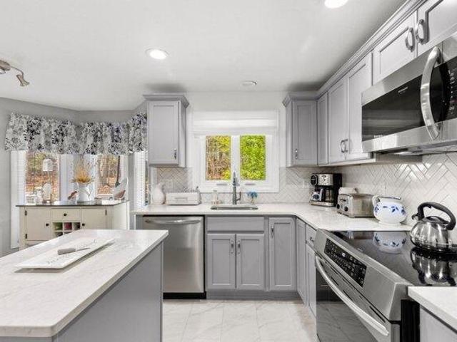 2 bedroom, Taunton MA 02780 105427473