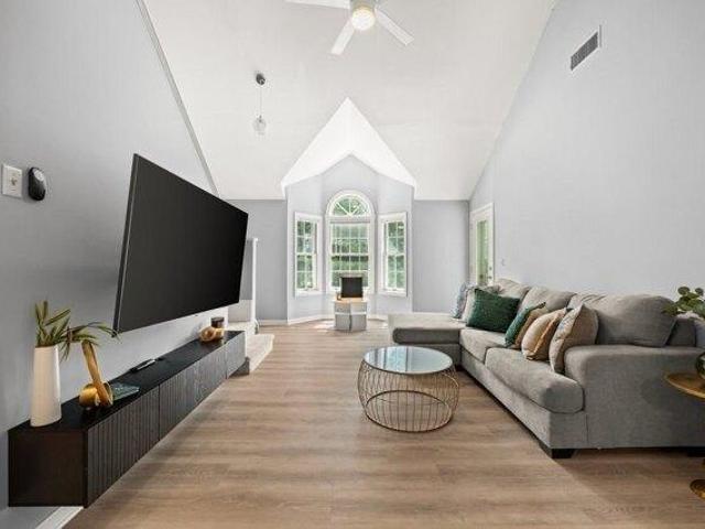 2 bedroom, Taunton MA 02780 105442790
