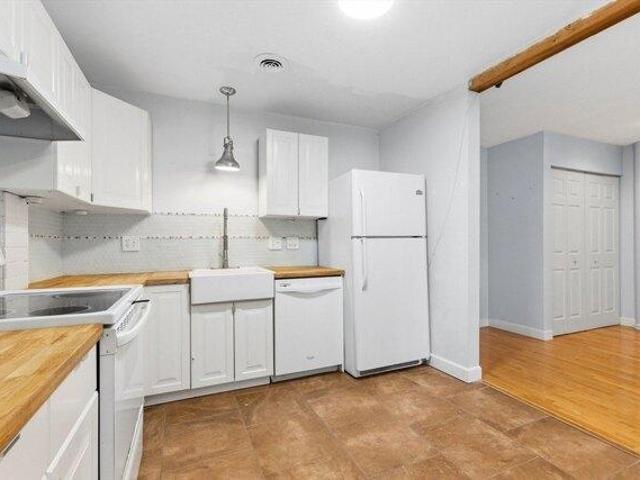 2 bedroom, Taunton MA 02718 105402478