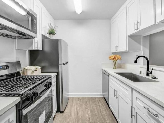 2 bedroom, Tarzana CA 91356 104926901