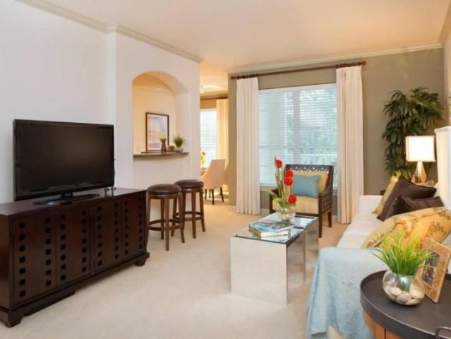 2 bedroom, Tewksbury MA 01876 LS102491872