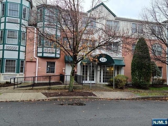 2 bedroom, Teaneck NJ 07666 105493866