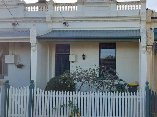 2 Bedroom Terrace for Rent in Brunswick