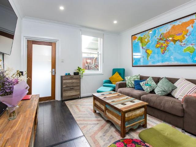 2 Bedroom Terrace Home in the Sought after Suburb of Cooks Hill