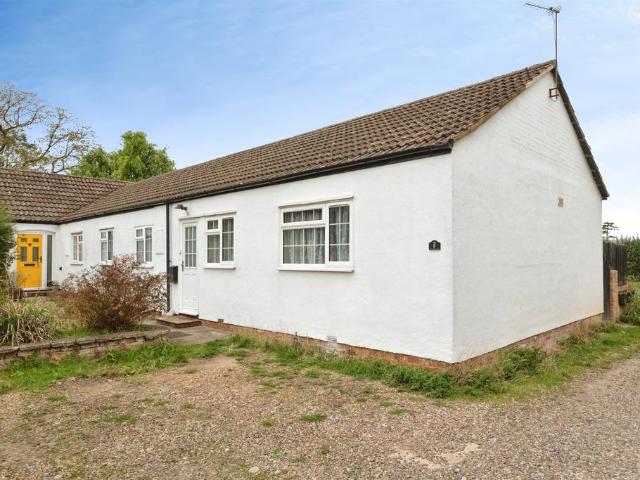 2 bedroom terraced bungalow for sale